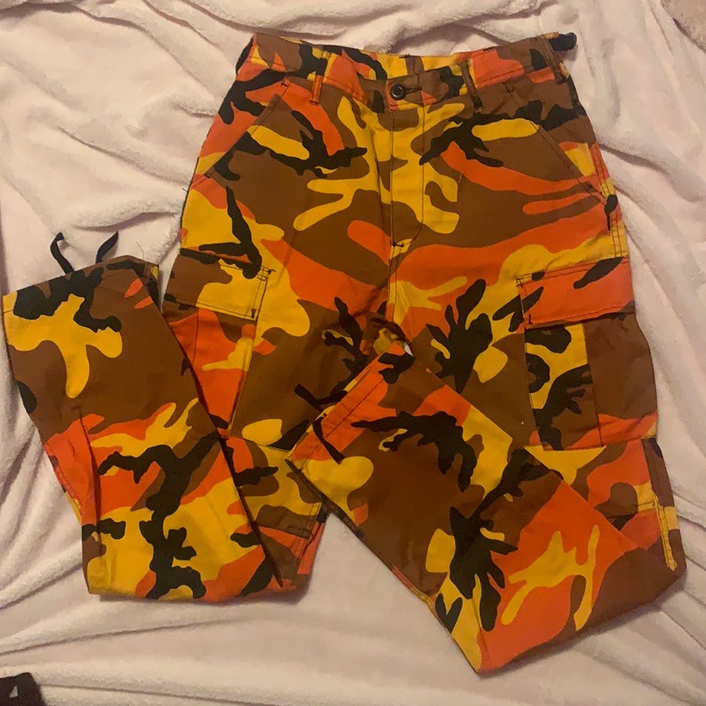ROTHCO CARGO PANTS BADDIE PRINT